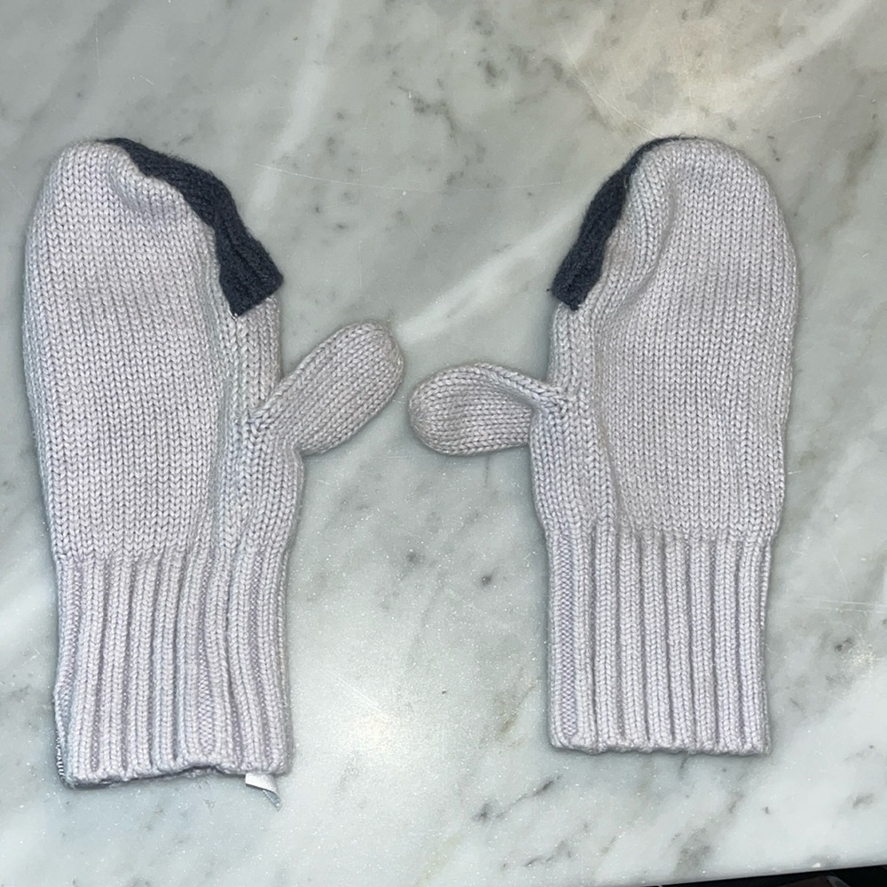 Ivivva mitten